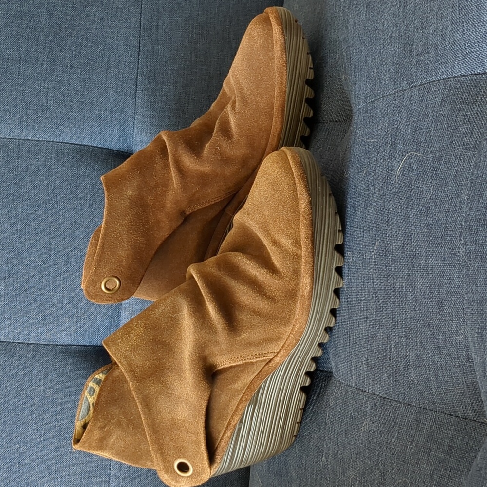 Fly London Yebi Wedge Ankle Bootie Size EU 38 Brown Suede NO LACES
